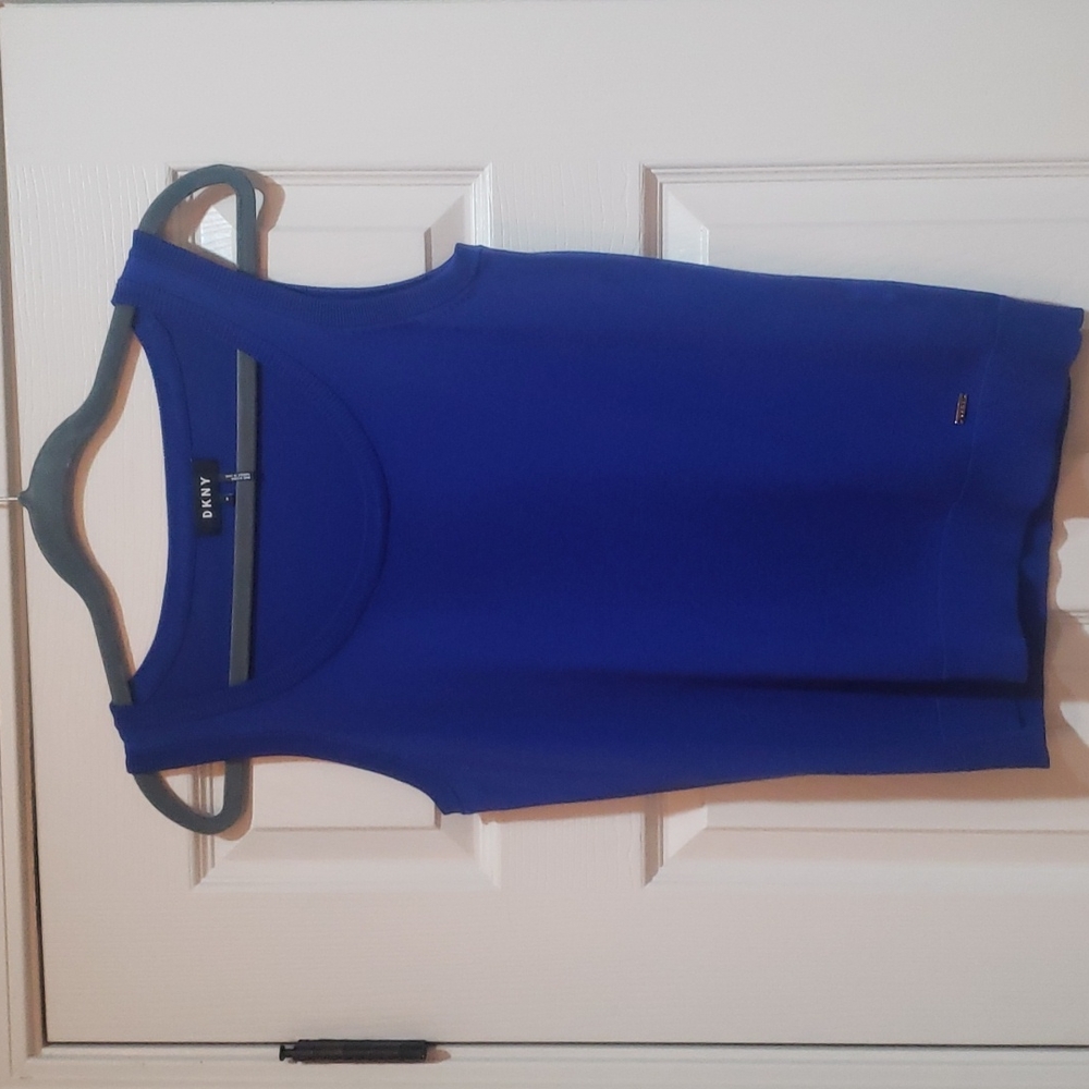 DKNY top